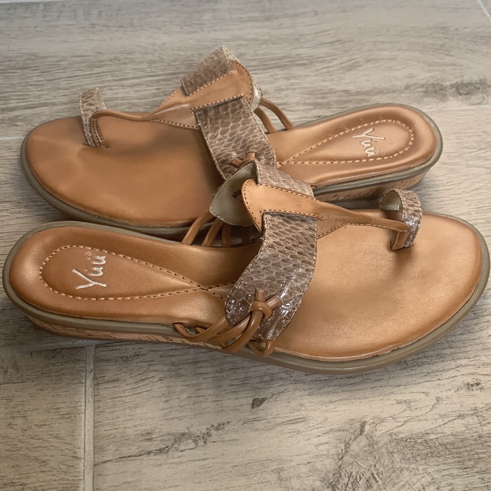 Sandals - Picture 3 of 3